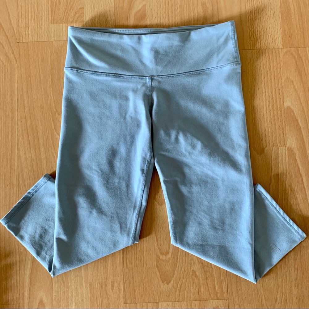 ALO Yoga Cropped Leggings